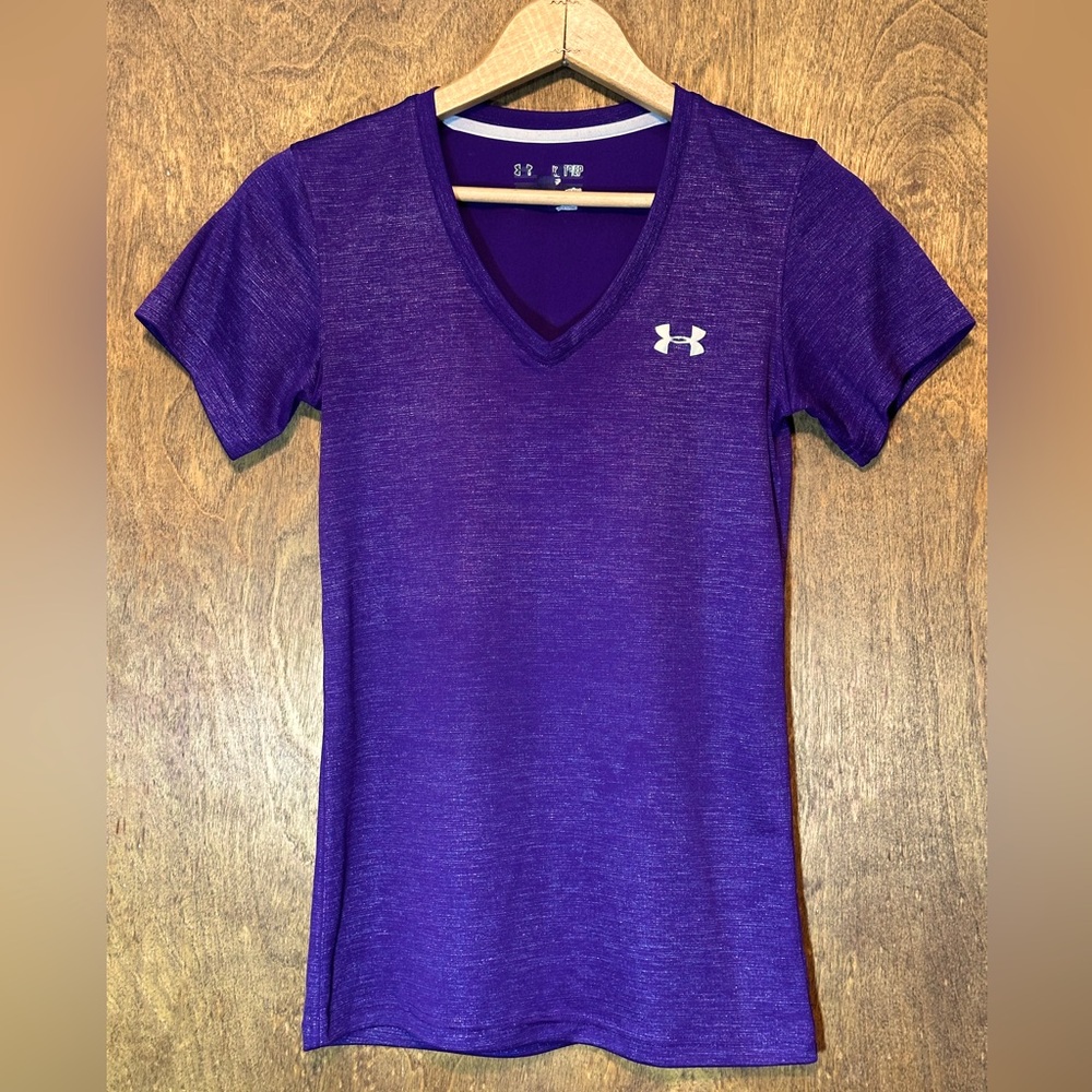 SALE ✨ Under Armour (XS) Short Sleeve Shirt - purple & silver